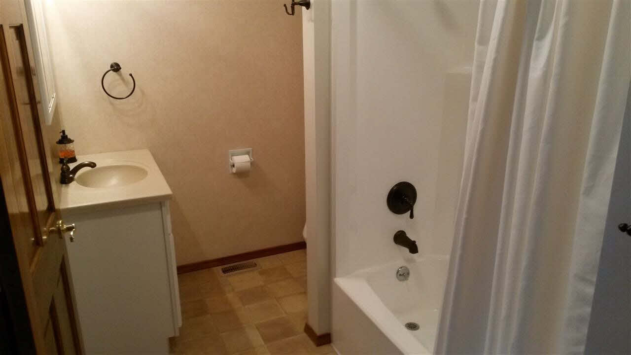 935 N Mcclure Rd, Vincennes, IN 47591 photo 9