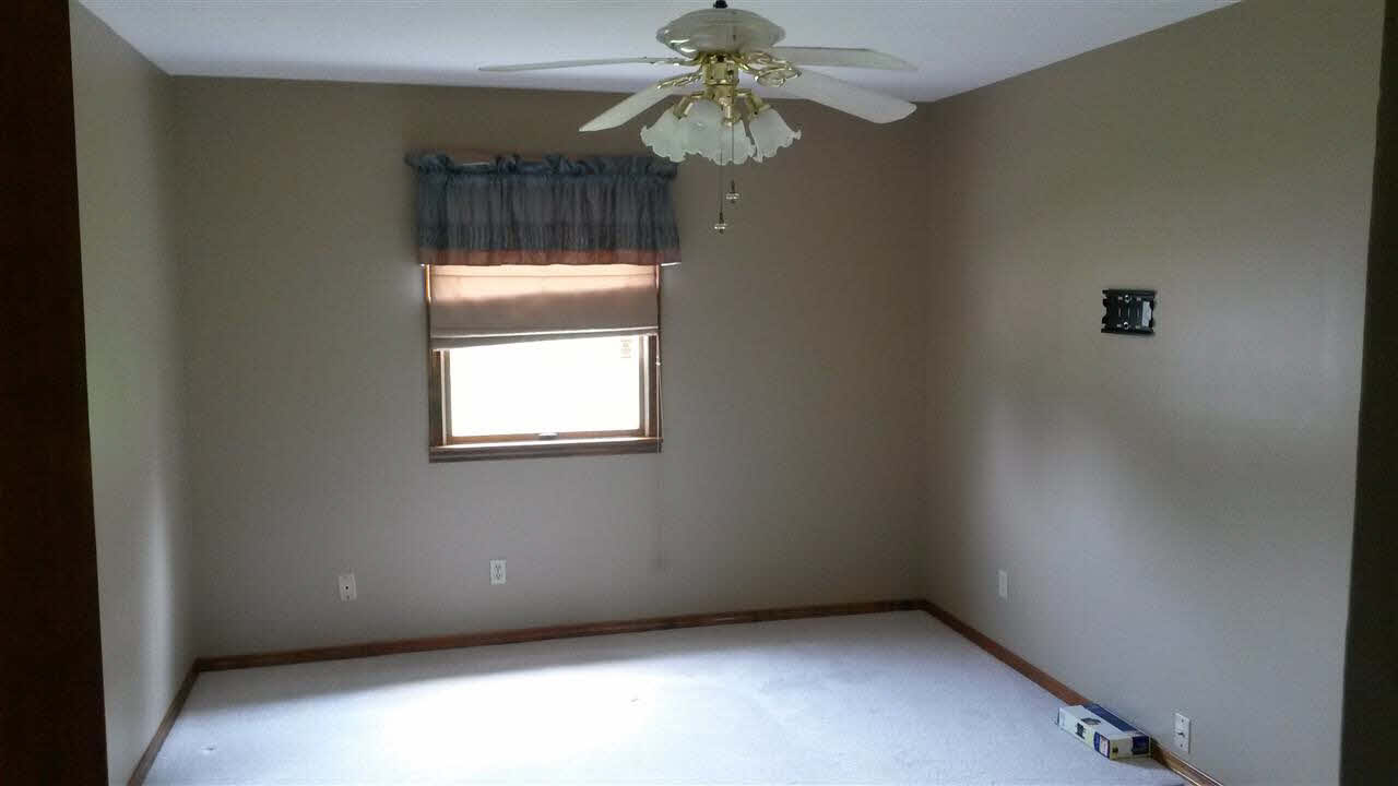 935 N Mcclure Rd, Vincennes, IN 47591 photo 7