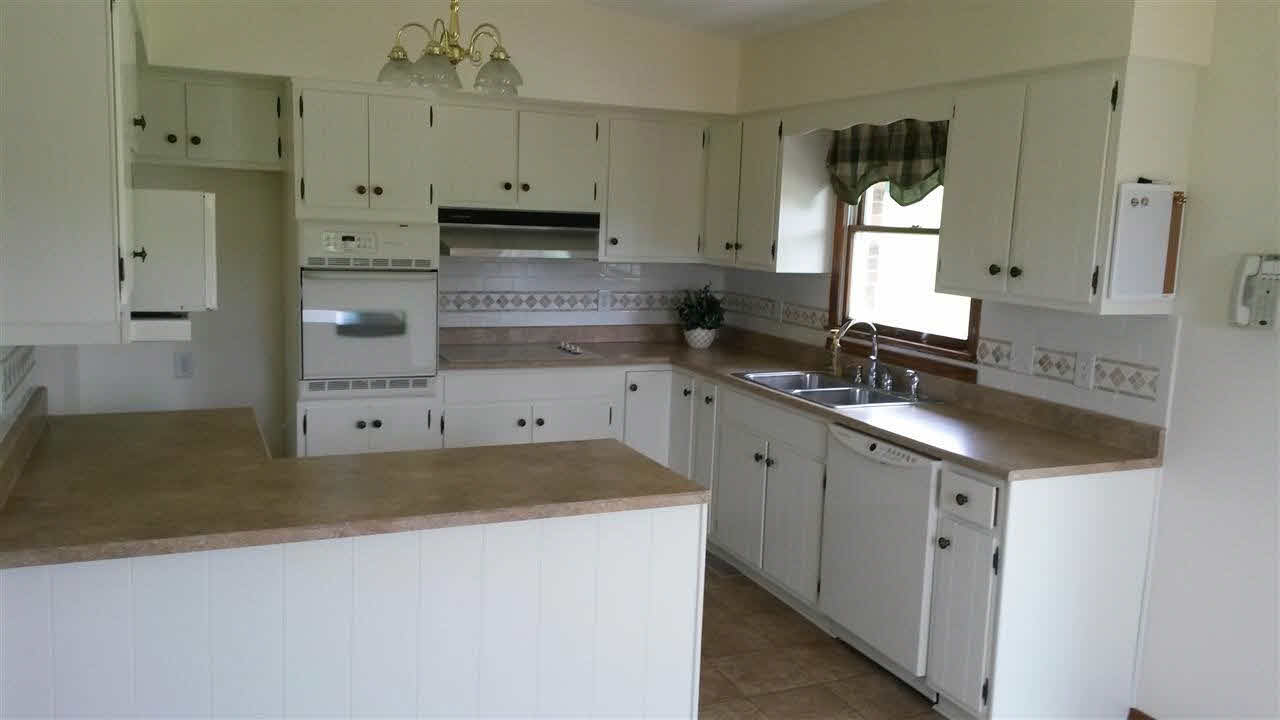 935 N Mcclure Rd, Vincennes, IN 47591 photo 5