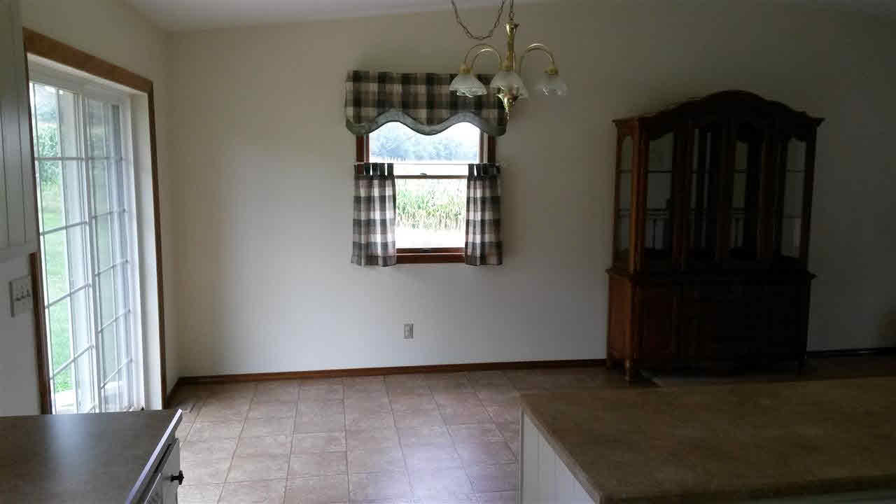 935 N Mcclure Rd, Vincennes, IN 47591 photo 6
