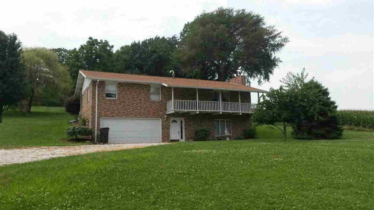 935 N Mcclure Rd, Vincennes, IN 47591 photo 1