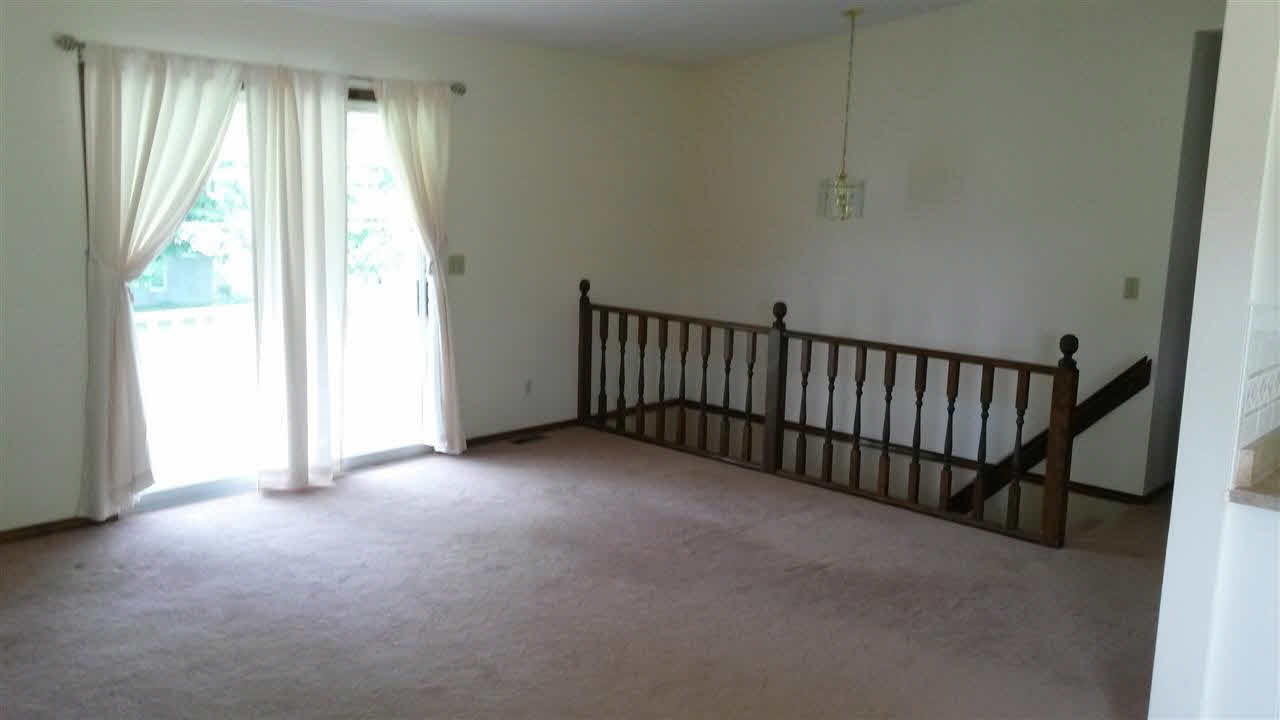 935 N Mcclure Rd, Vincennes, IN 47591 photo 3