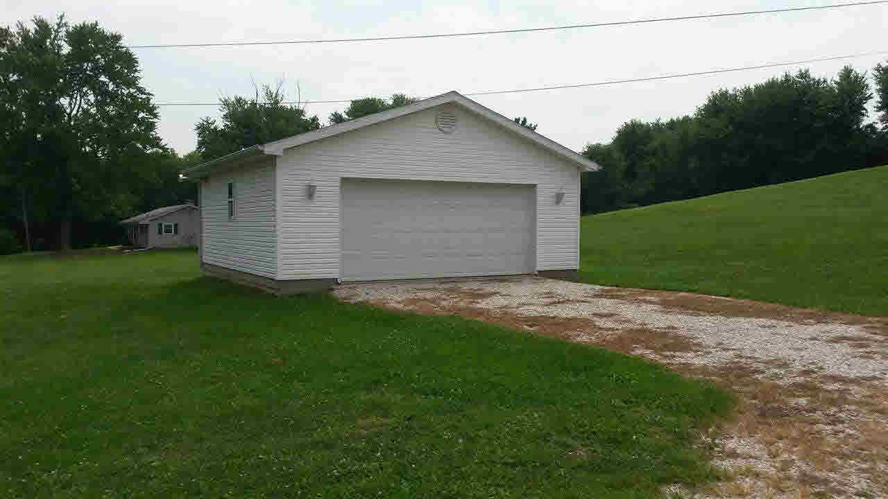 935 N Mcclure Rd, Vincennes, IN 47591 photo 11