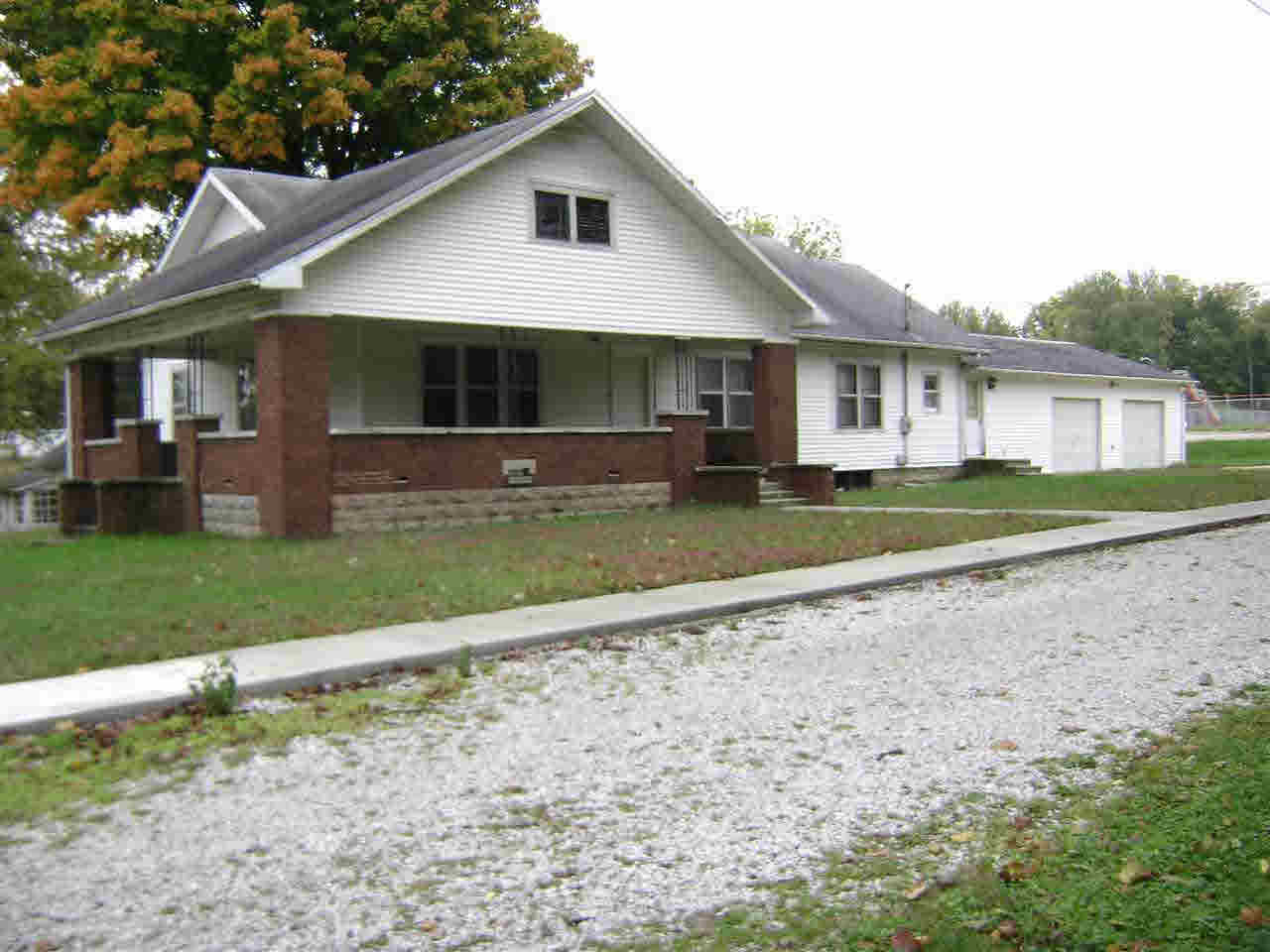 107 E Shipping St, Edwardsport, IN 47528 photo 1