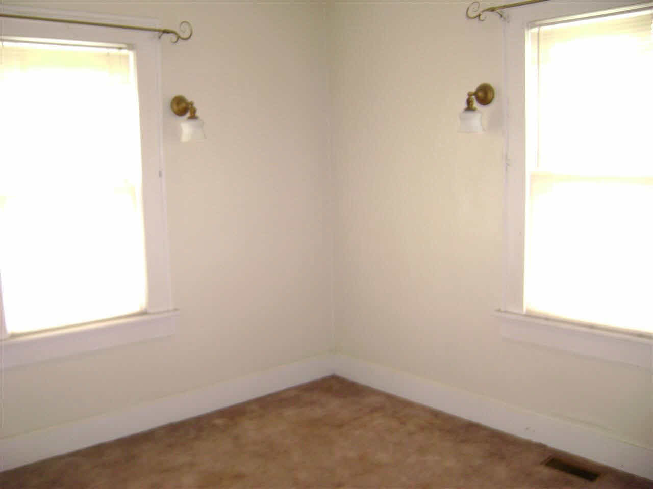 107 E Shipping St, Edwardsport, IN 47528 photo 9