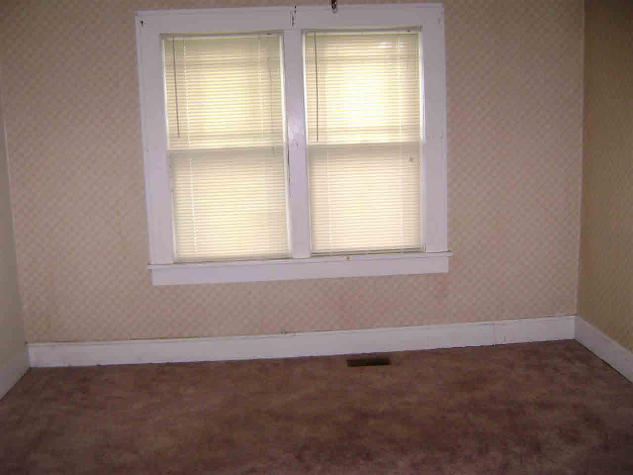 107 E Shipping St, Edwardsport, IN 47528 photo 8