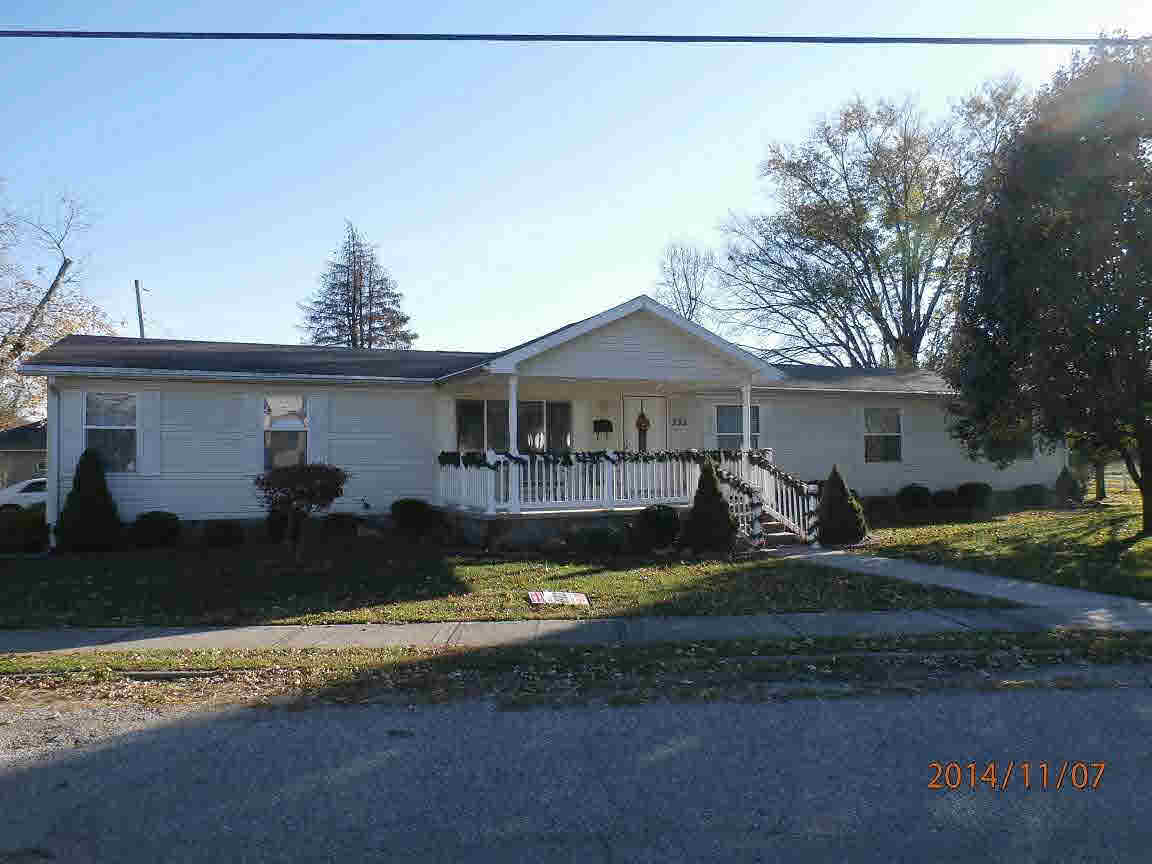 332 White River Ave, Bicknell, IN 47512 photo 1