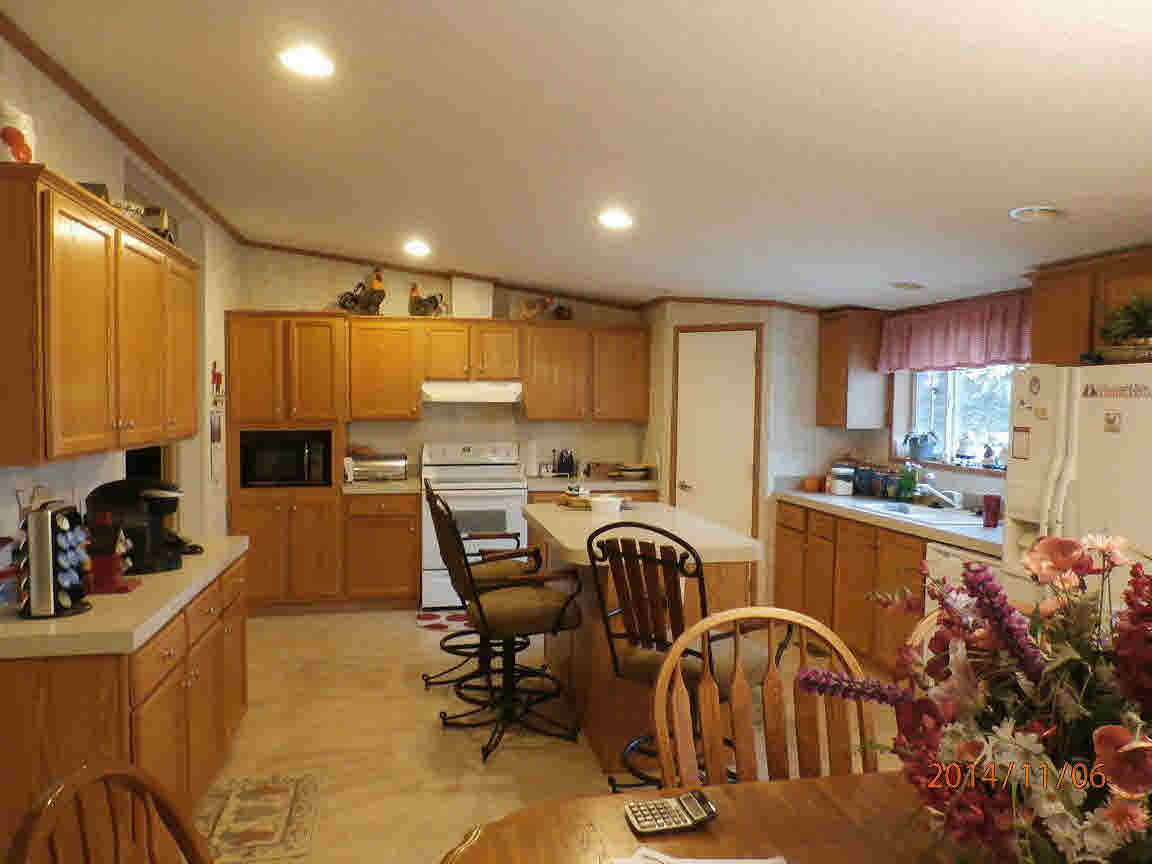 332 White River Ave, Bicknell, IN 47512 photo 2