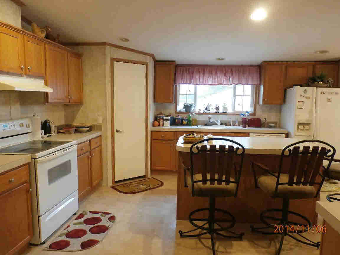 332 White River Ave, Bicknell, IN 47512 photo 3