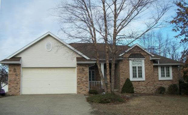 921 N Honeysuckle Ln, Vincennes, IN 47591 photo 1