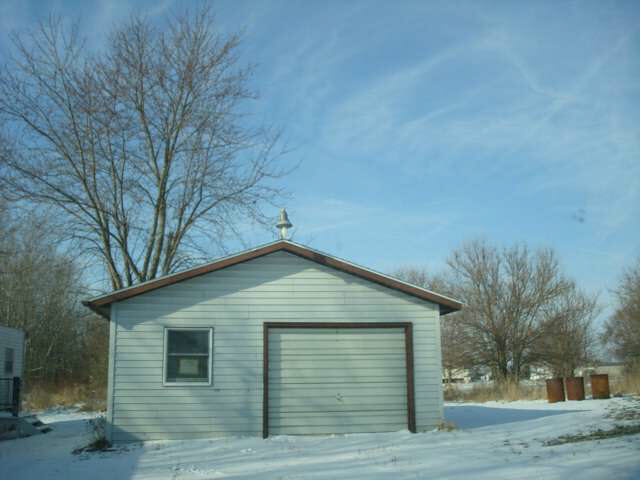 1730 W 195 N, Lagrange, IN 46761 photo 2