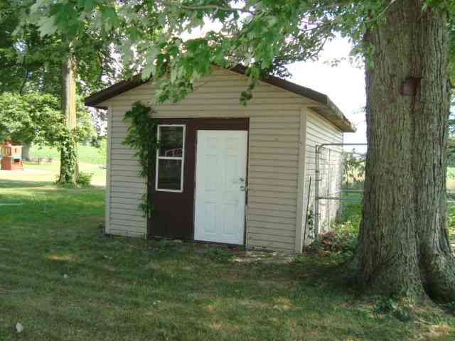 2010 E 365 S, Lagrange, IN 46761 photo 2