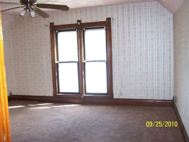 209 E Main St, Butler, IN 46721 photo 7