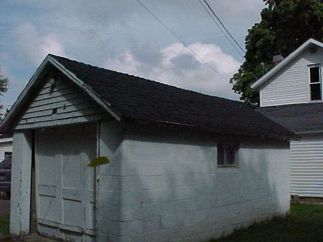 409 N High St, Lagrange, IN 46761 photo 5