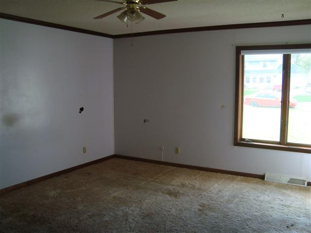 614 E Third St, Auburn, IN 46706 photo 9