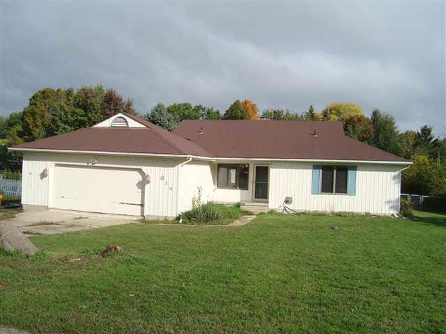 614 E Third St, Auburn, IN 46706 photo 1