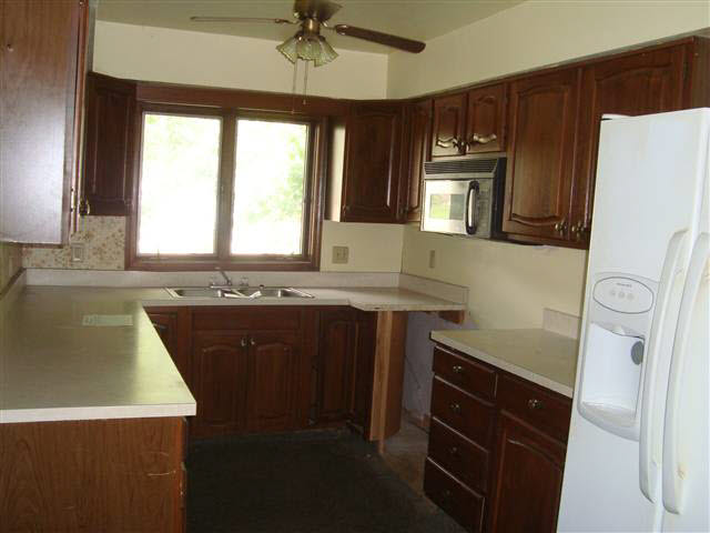 614 E Third St, Auburn, IN 46706 photo 5
