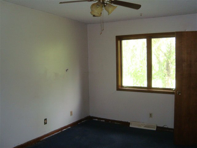 614 E Third St, Auburn, IN 46706 photo 8