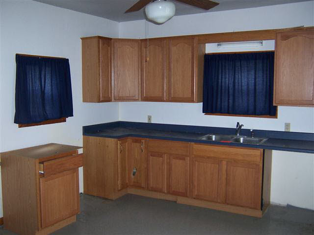 700 E Main St, Albion, IN 46701 photo 4