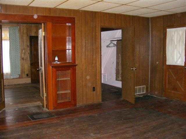 355 N Wayne St, Waterloo, IN 46793 photo 4
