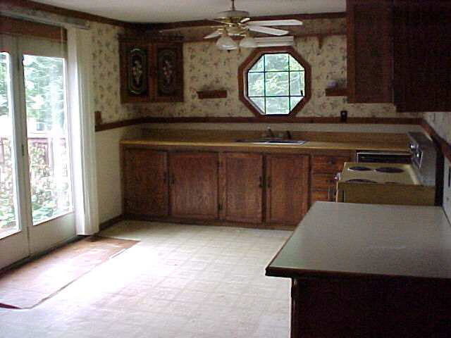 208 Fulton St, Ligonier, IN 46767 photo 4