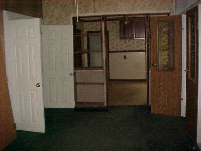 208 Fulton St, Ligonier, IN 46767 photo 9