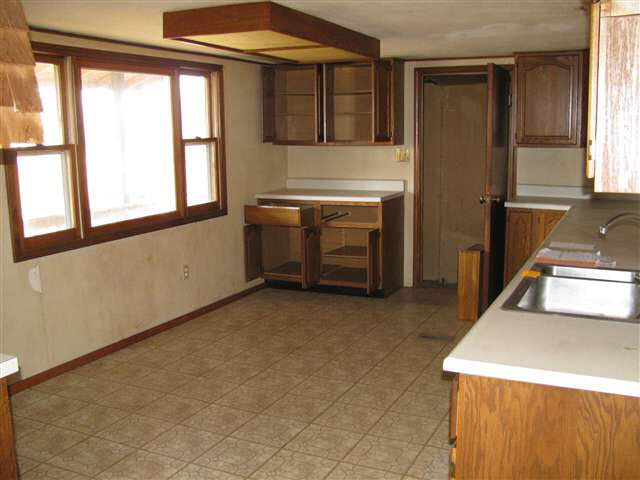 700 E Weber Rd, Albion, IN 46701 photo 8