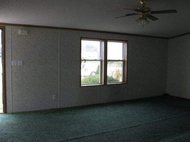 609 Meadowbrook Ln, Lagrange, IN 46761 photo 4
