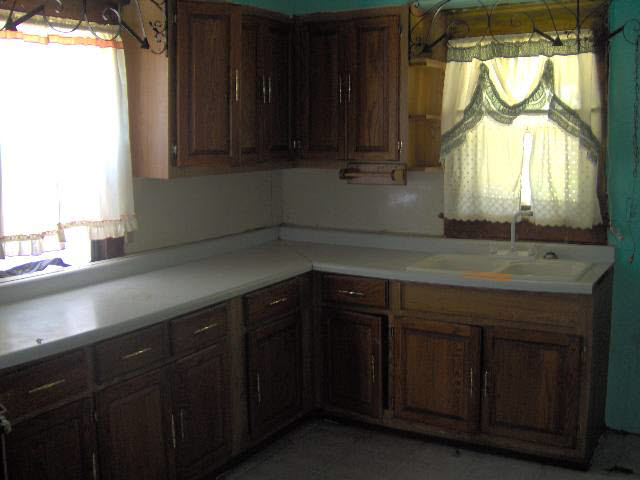 703 Mclean St, Ligonier, IN 46767 photo 2