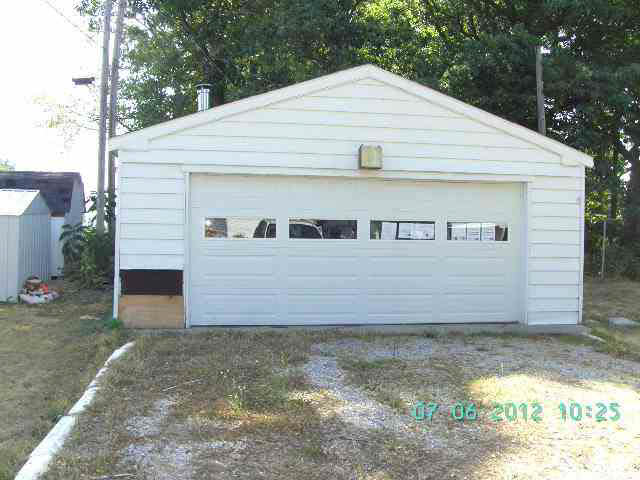 4730 SE Riley Sq, Pleasant Lake, IN 46779 photo 2
