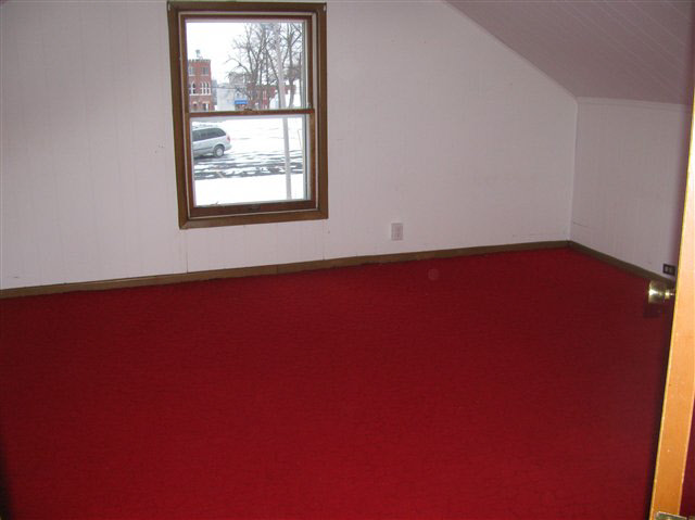 112 S Mountain St, Lagrange, IN 46761 photo 6