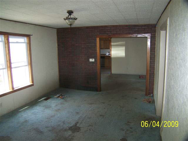 745 N Wayne St, Waterloo, IN 46793 photo 5