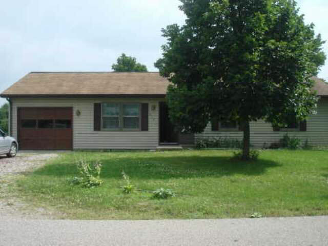 620 N Maple St, Lagrange, IN 46761 photo 1