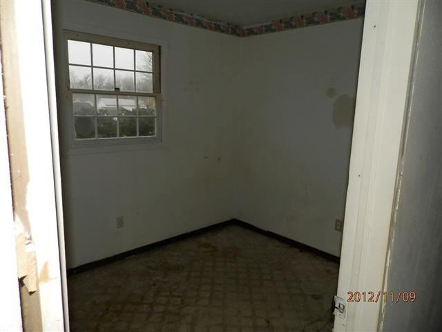 116 S Ivy Ln, Butler, IN 46721 photo 9