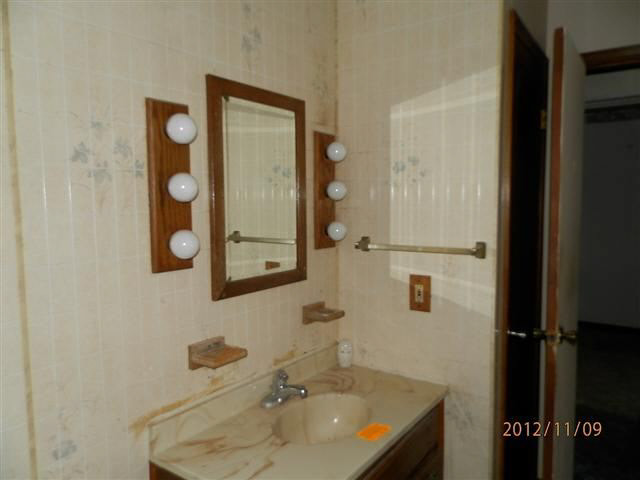 116 S Ivy Ln, Butler, IN 46721 photo 13