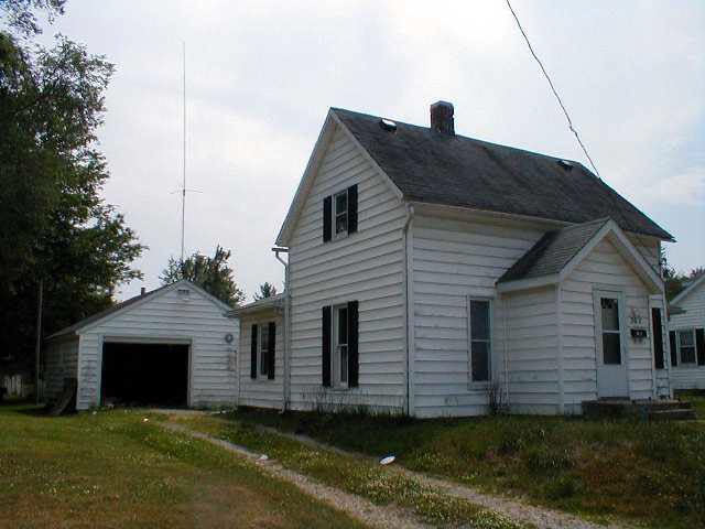 302 Jackson St, Ligonier, IN 46767 photo 1