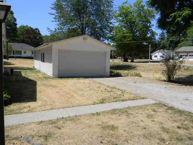 111 Gum St, Lagrange, IN 46761 photo 4