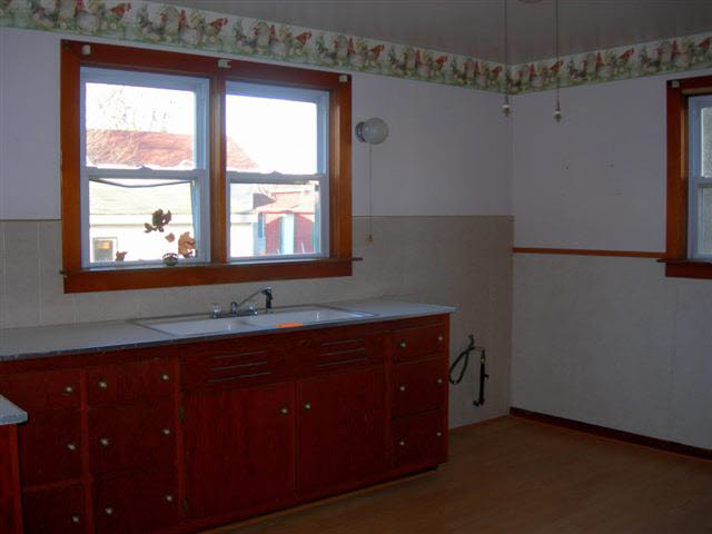 160 E Marion St, Waterloo, IN 46793 photo 3
