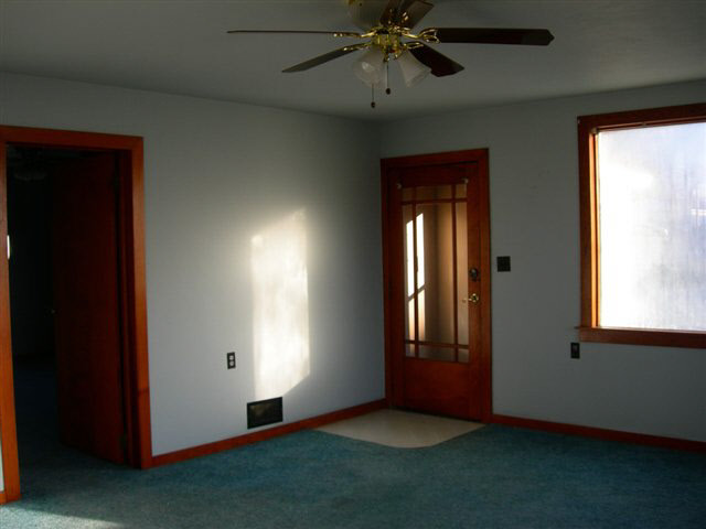 160 E Marion St, Waterloo, IN 46793 photo 2