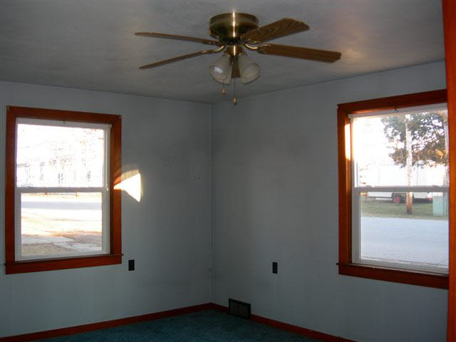 160 E Marion St, Waterloo, IN 46793 photo 4