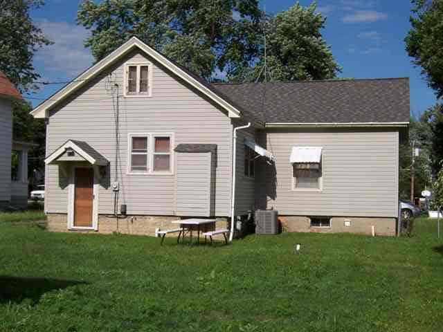206 S Johnson St, Garrett, IN 46738 photo 3