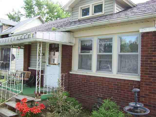 206 S Johnson St, Garrett, IN 46738 photo 2