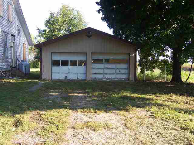0645 E 600 N, Howe, IN 46746 photo 3