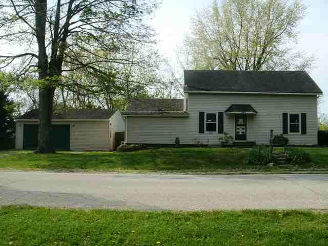 207 W Bell St, Lagrange, IN 46761 photo 1