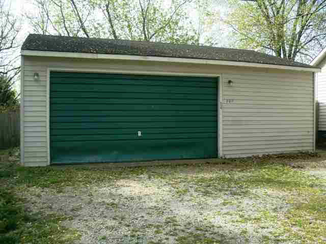 207 W Bell St, Lagrange, IN 46761 photo 3