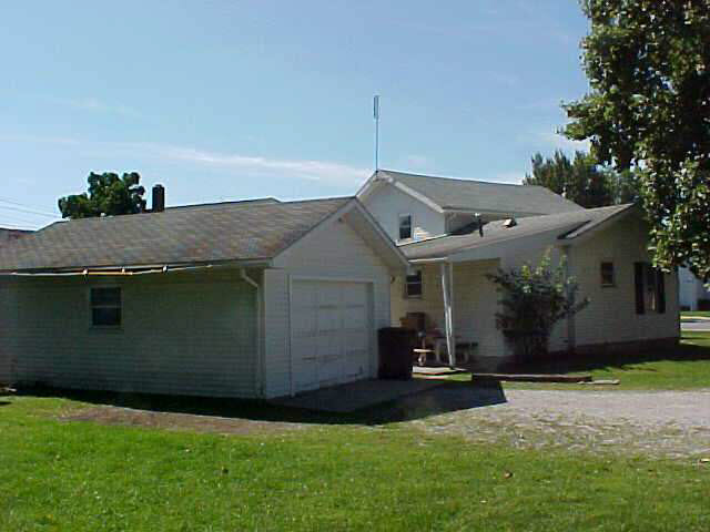 490 N Wayne St, Waterloo, IN 46793 photo 5