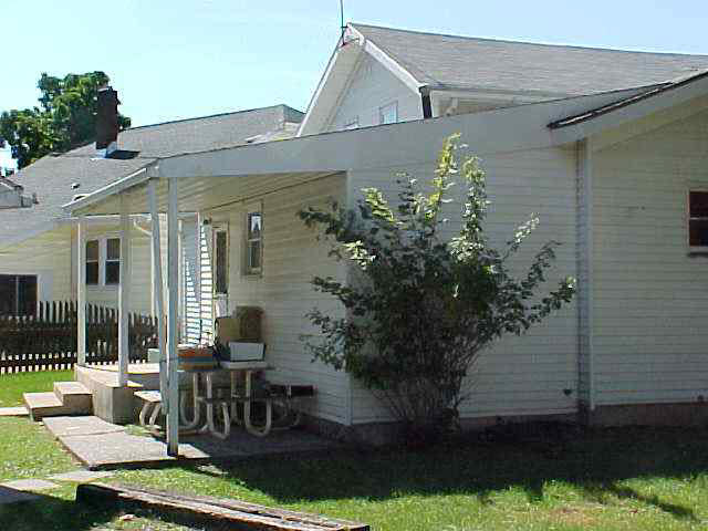 490 N Wayne St, Waterloo, IN 46793 photo 2