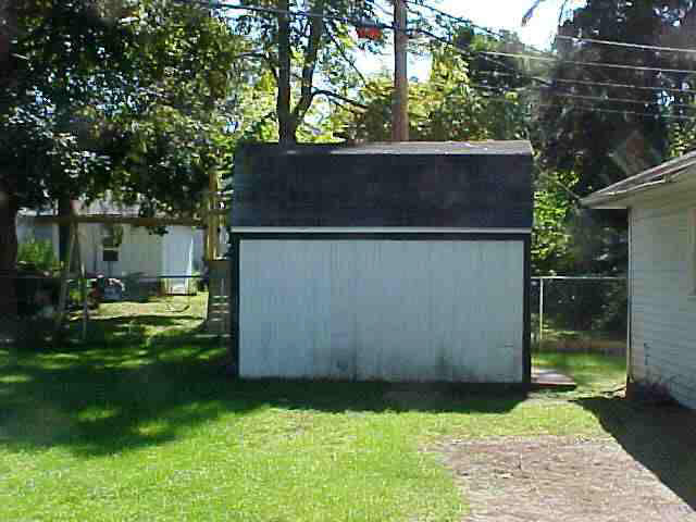 490 N Wayne St, Waterloo, IN 46793 photo 4