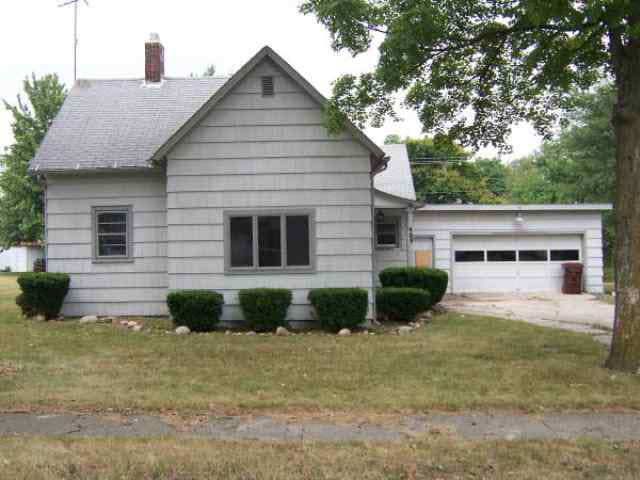 409 W State St, Ashley, IN 46705 photo 1