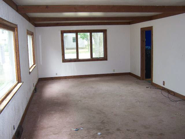 409 W State St, Ashley, IN 46705 photo 2
